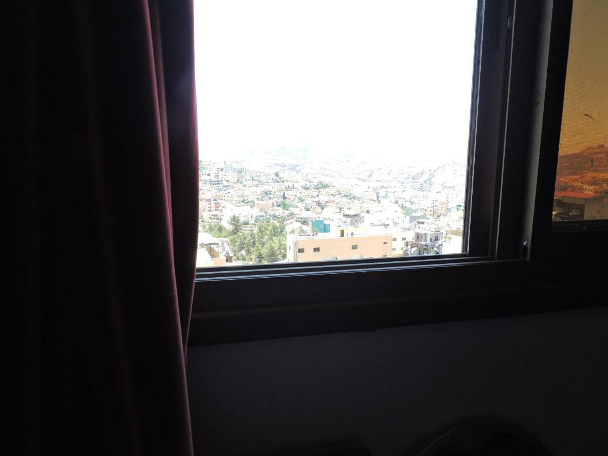 Valentine Inn Luxury ワディ・ムーサ エクステリア 写真