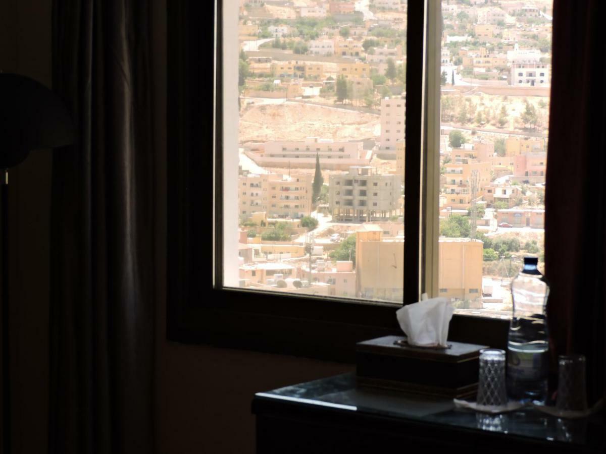 Valentine Inn Luxury ワディ・ムーサ エクステリア 写真