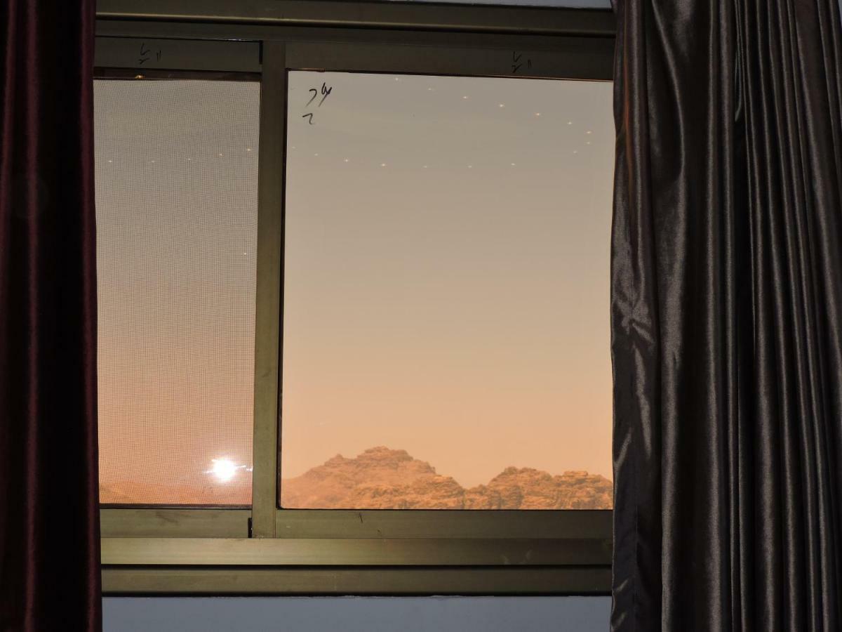 Valentine Inn Luxury ワディ・ムーサ エクステリア 写真