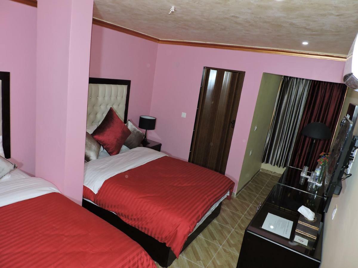 Valentine Inn Luxury ワディ・ムーサ エクステリア 写真