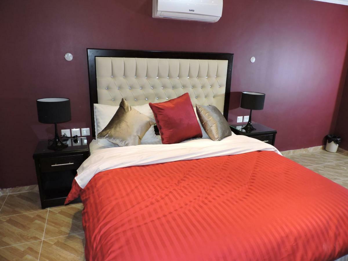 Valentine Inn Luxury ワディ・ムーサ エクステリア 写真